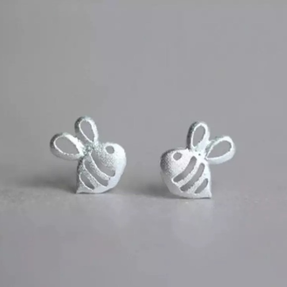 Jewelry - Bee earrings